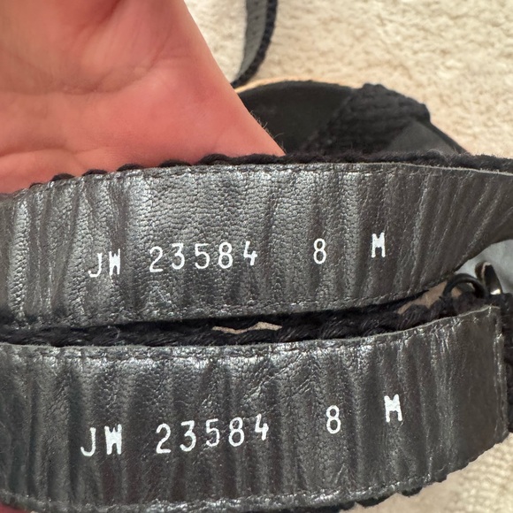 Stuart Weitzman size 8 Black and natural rafia woven wedges - Picture 6 of 7